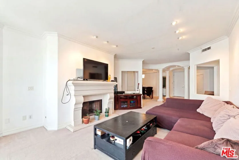 128 N Swall Drive #304 photo 3