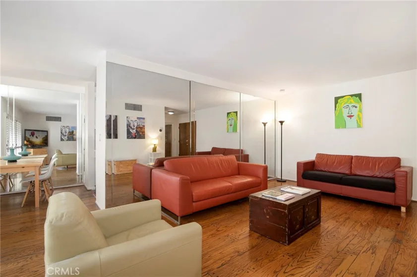 927 N Kings Road #118 photo 42