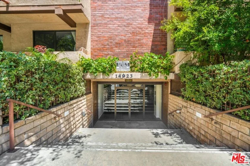 14923 Moorpark Street #101 photo 20