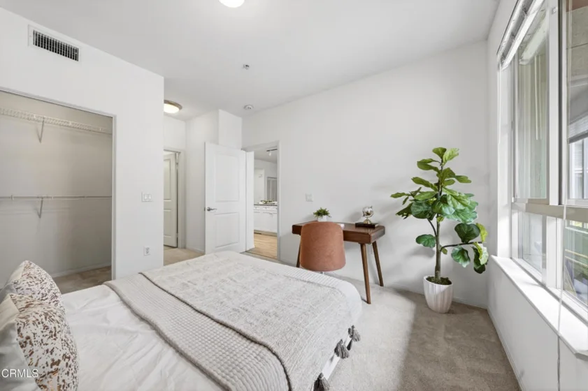 100 S Alameda Street #259 photo 16