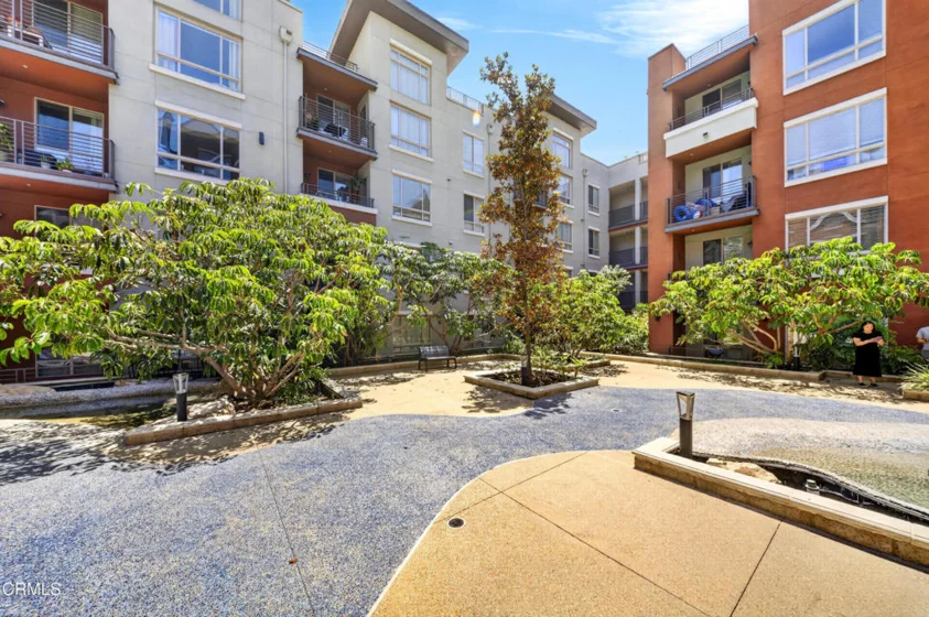 100 S Alameda Street #259 photo 29
