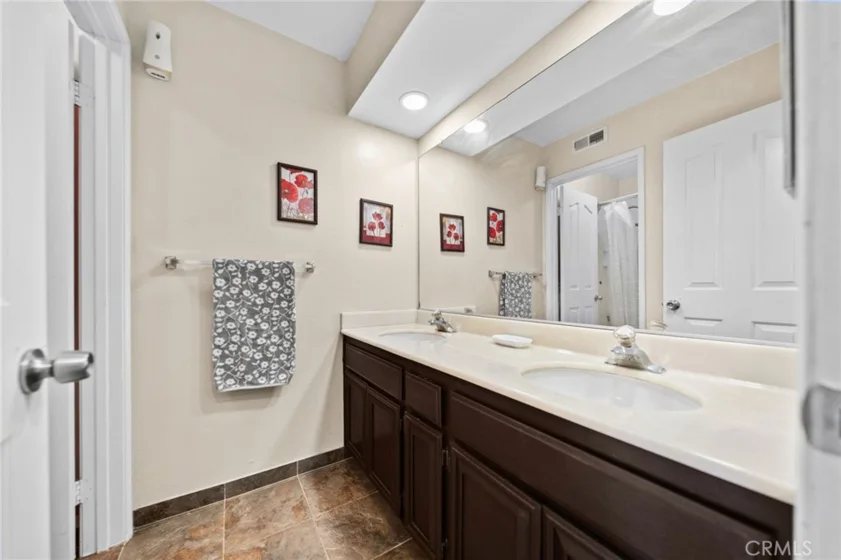 40661 Symeron Way photo 16