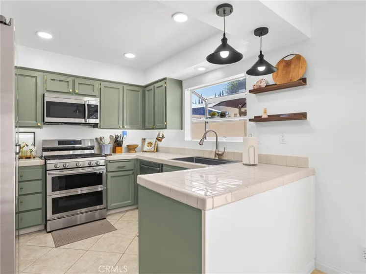 17734 Devonshire Street #7 photo 24