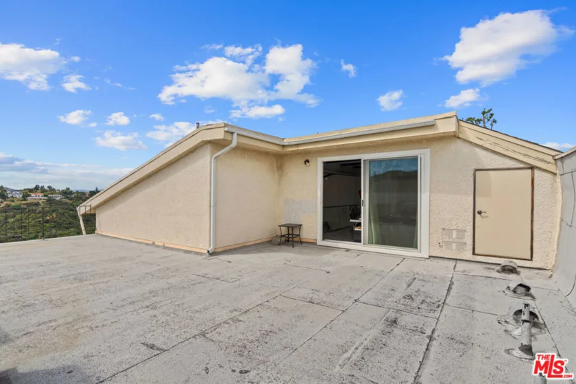 2385 Roscomare Road #F10 photo 8