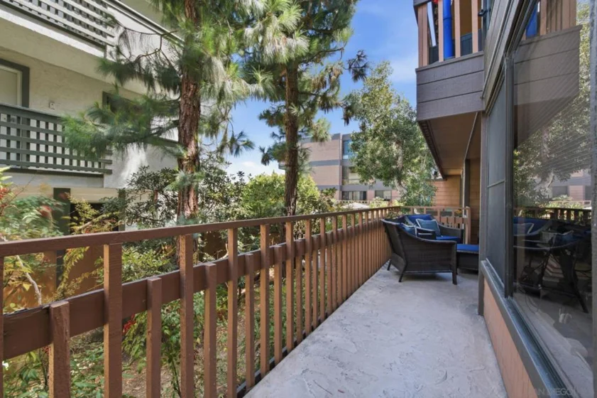 2928 Lawrence photo 42