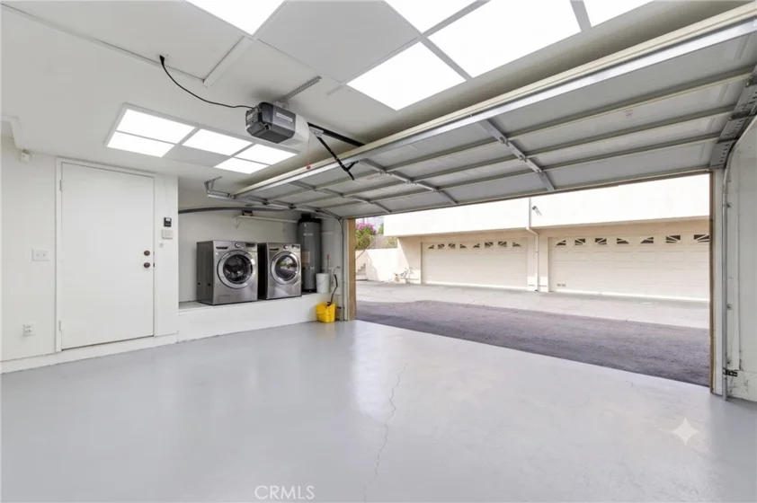 14715 Saticoy Street #14 photo 31