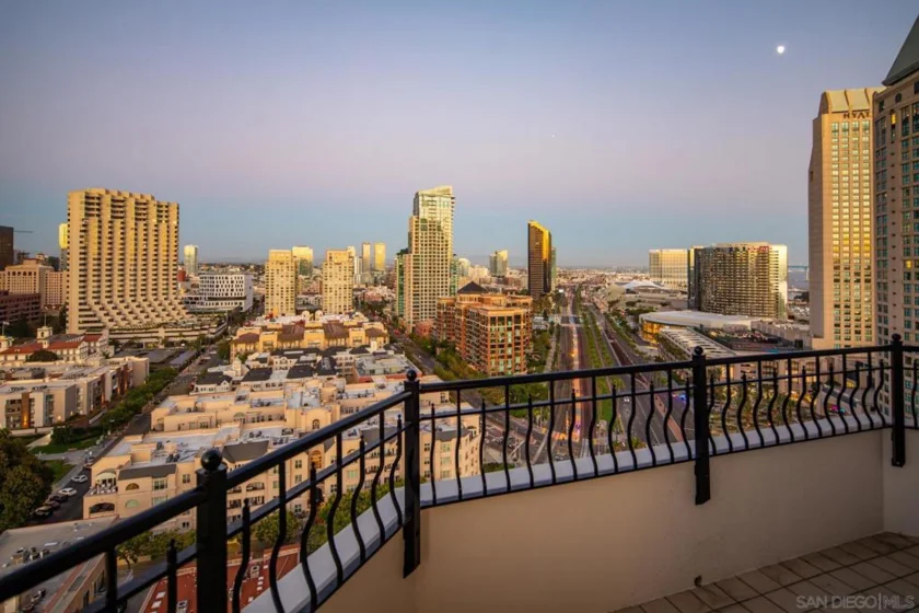 700 W Harbor #2101 photo 22
