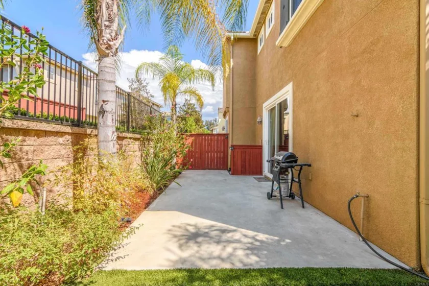 27494 Hazelhurst Street #2 photo 25