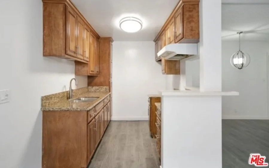 855 Victor Avenue #210 photo 3