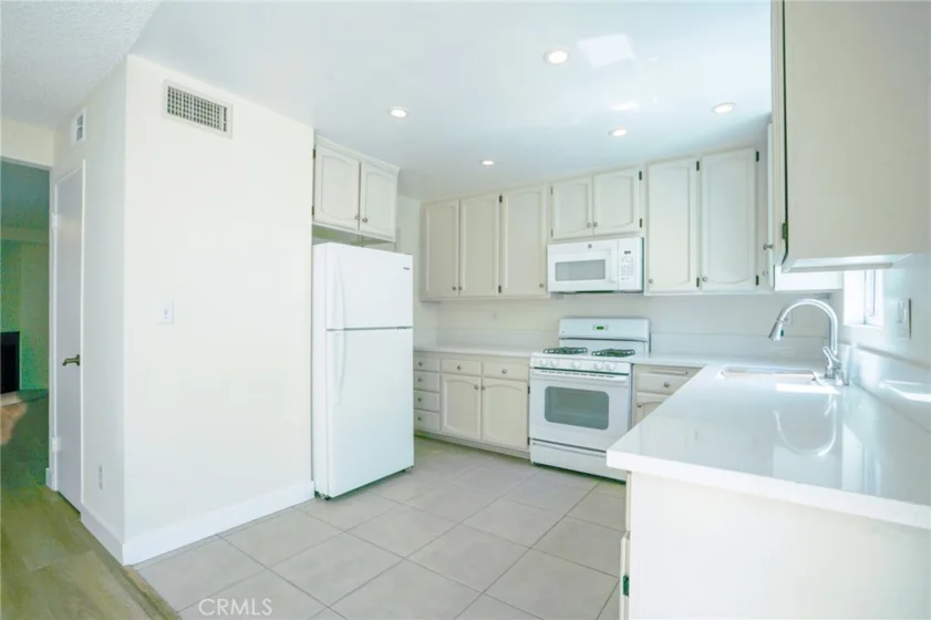 19231 Sherman Way #25 photo 5