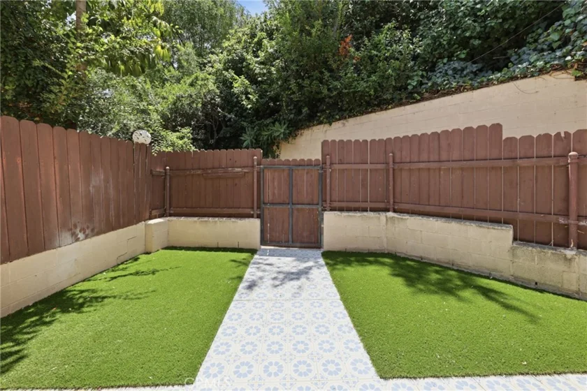 1822 Garvey #8 photo 31