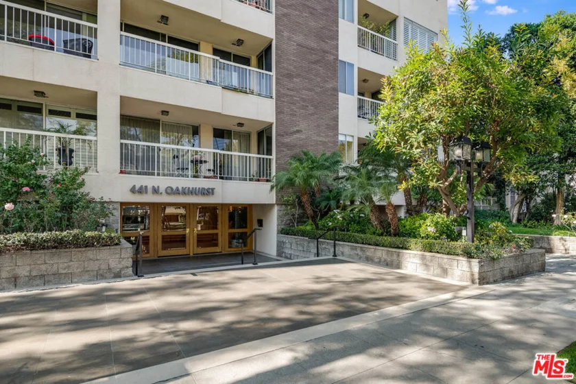 441 N Oakhurst Drive #304 photo 1