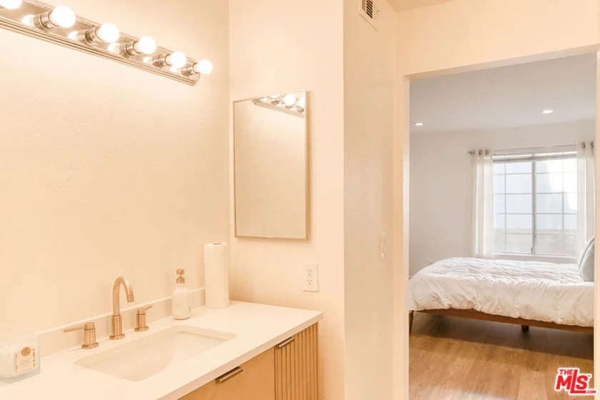 5510 Owensmouth Avenue #218 photo 14