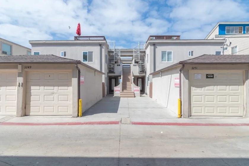 3250 Strandway photo 29