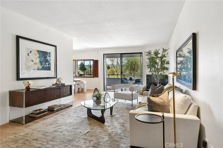 13331 Moorpark #223 photo 1