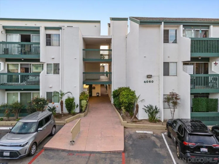 4060 Huerfano #113 photo 2
