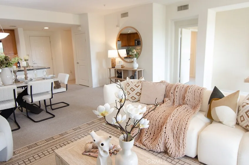 931 E Walnut Street #316 photo 17