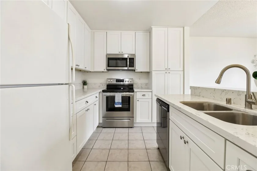 450 W Vermont #2102 photo 14