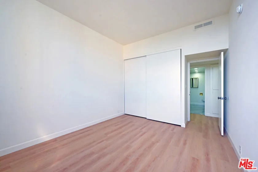 10535 Wilshire Boulevard #1803 photo 27