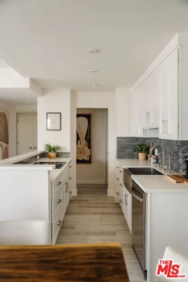 1155 N La Cienega #1205 photo 11