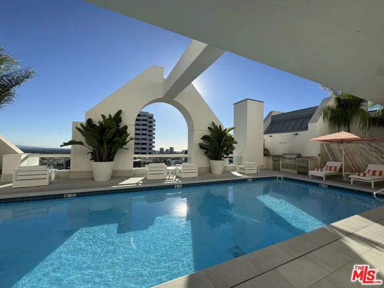 10520 Wilshire Boulevard #701 photo 33