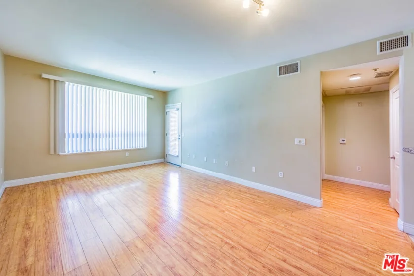 100 S Alameda Street #154 photo 22
