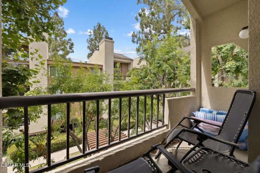 21400 Burbank Boulevard #306 photo 3