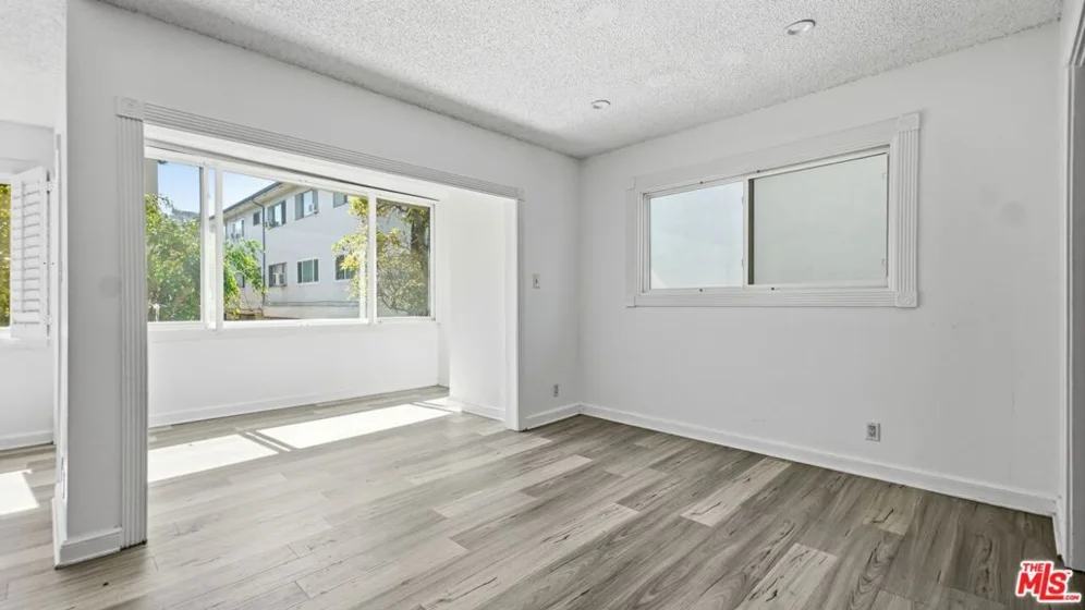 1525 N Hayworth Avenue #204 photo 39