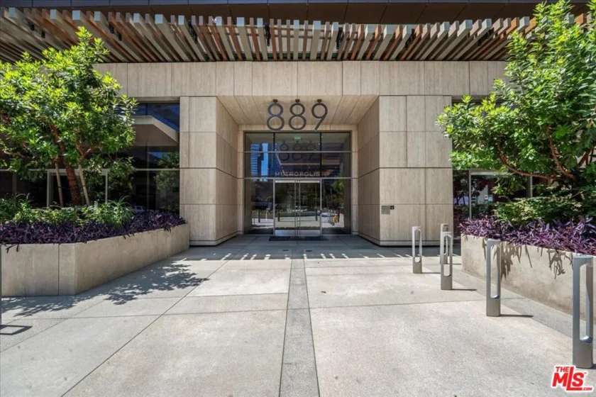 889 Francisco Street #708 photo 1