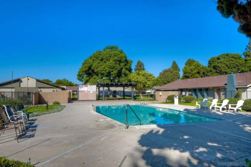 440 Parkside Drive photo 27