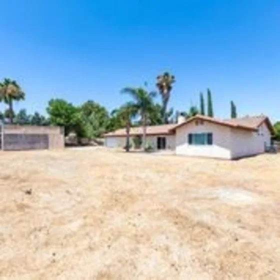 25189 Monroe Avenue photo 8