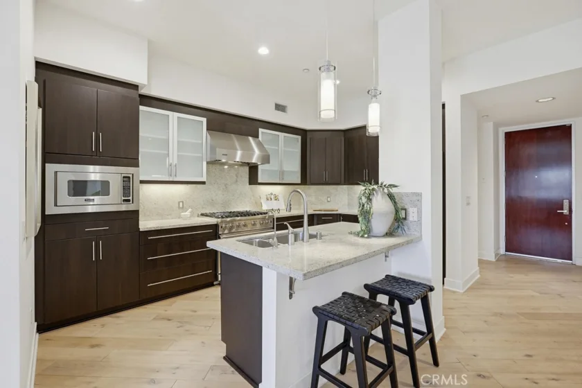 402 Rockefeller #406 photo 14