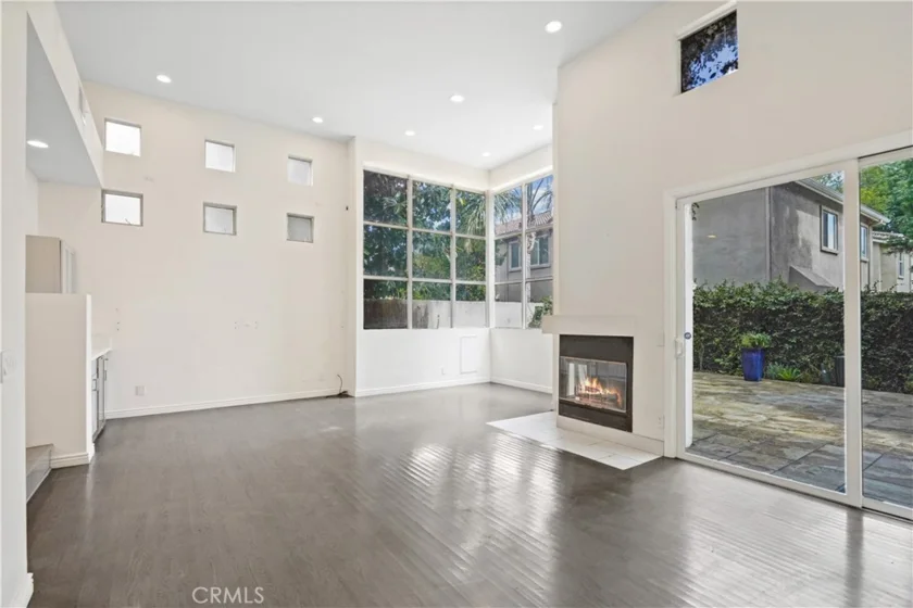 18215 Burbank Boulevard #11 photo 1