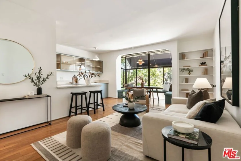 643 Bay Street photo 1