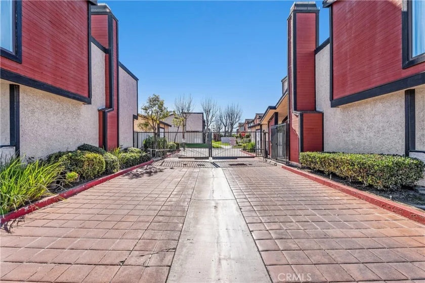 8574 Chapman #A photo 26