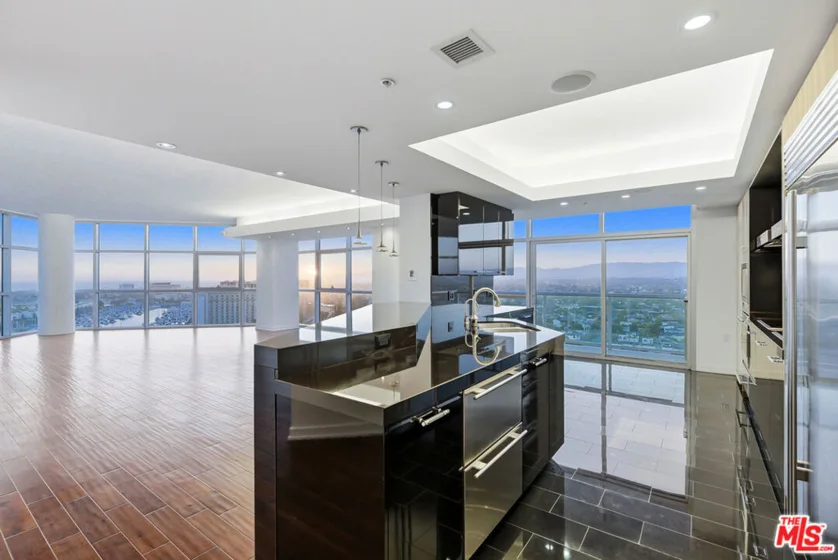 13700 Marina Pointe Drive #1903 photo 15