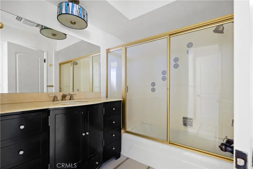 5330 Lindley #209 photo 15