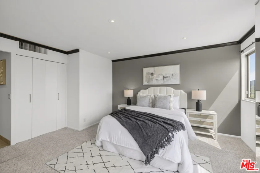 10701 Wilshire Boulevard #2202 photo 33