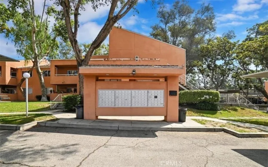 12601 Van Nuys #241 photo 4