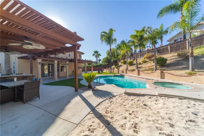 39545 Glenwood Court photo