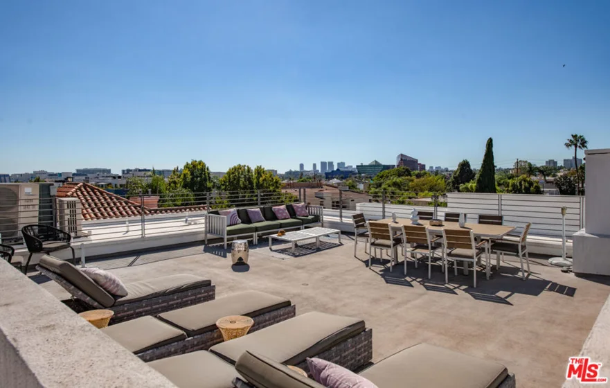 928 N Croft Avenue #202 photo 2