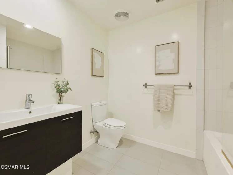 5016 Bakman Avenue #104 photo 23