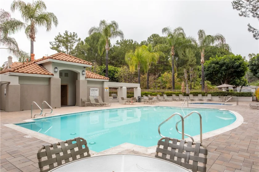 210 California Court photo 49