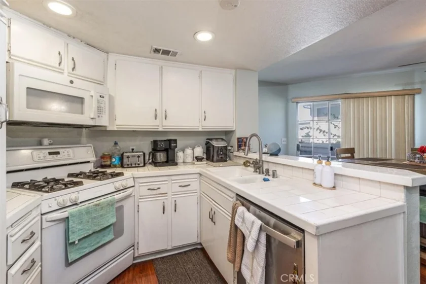 1731 E 68th #5 photo 60