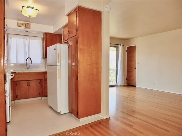 1724 E 1st Street #9 photo 20