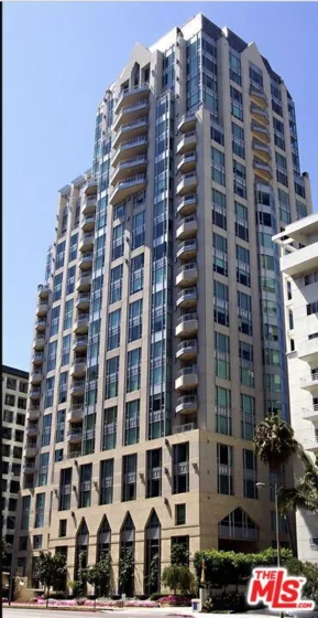 10727 Wilshire Boulevard #2002 photo 24