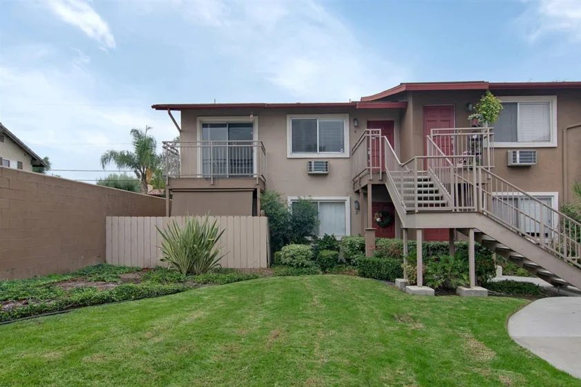 1025 Estes Street #4 photo 1