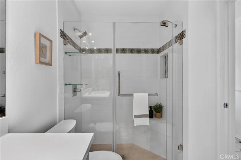 1061 Park Avenue #306 photo 17