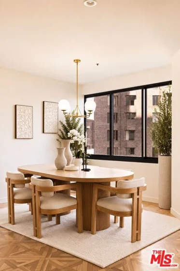 10560 Wilshire Boulevard #404 photo 14
