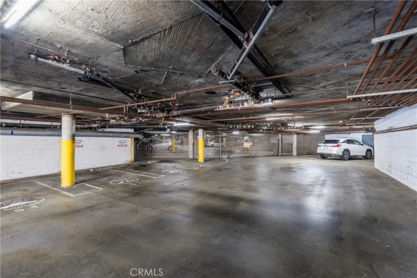 2915 Montrose Avenue #430 photo 20